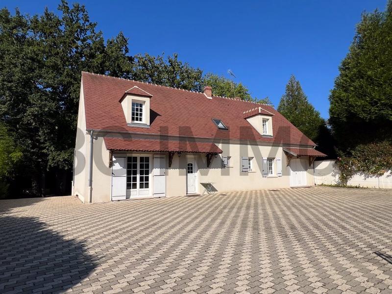 Maison - 280 m² - 8 pièces