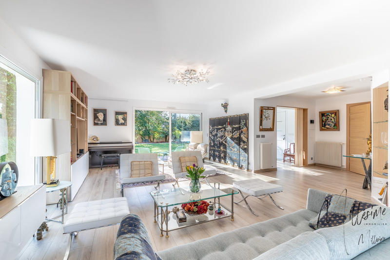 Maison - 180 m² - 7 pièces