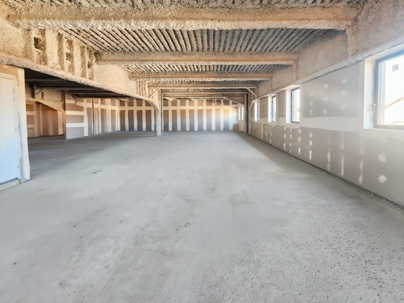 Bureau - 249 m² - 1 pièce