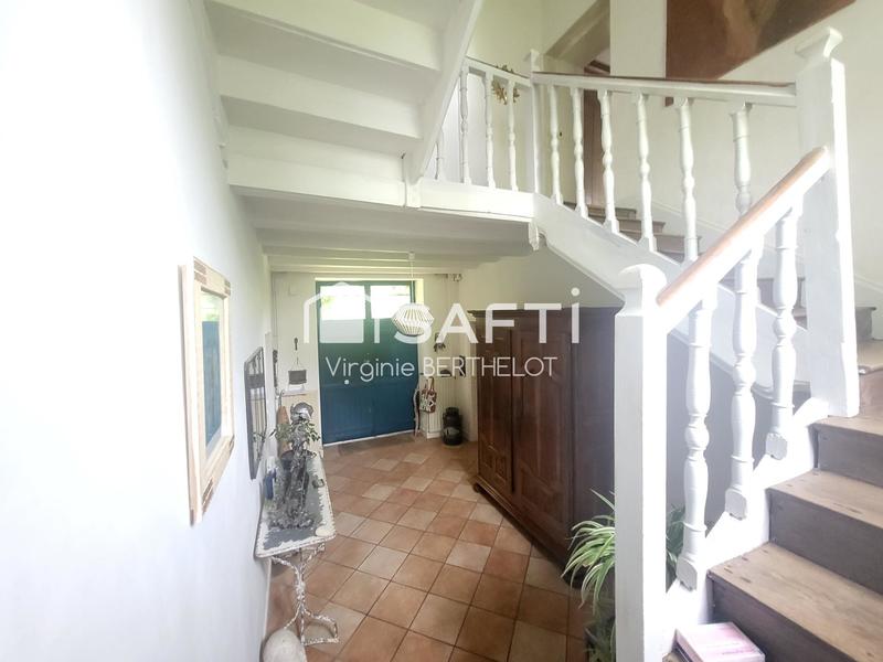 Maison - 268 m² - 8 pièces