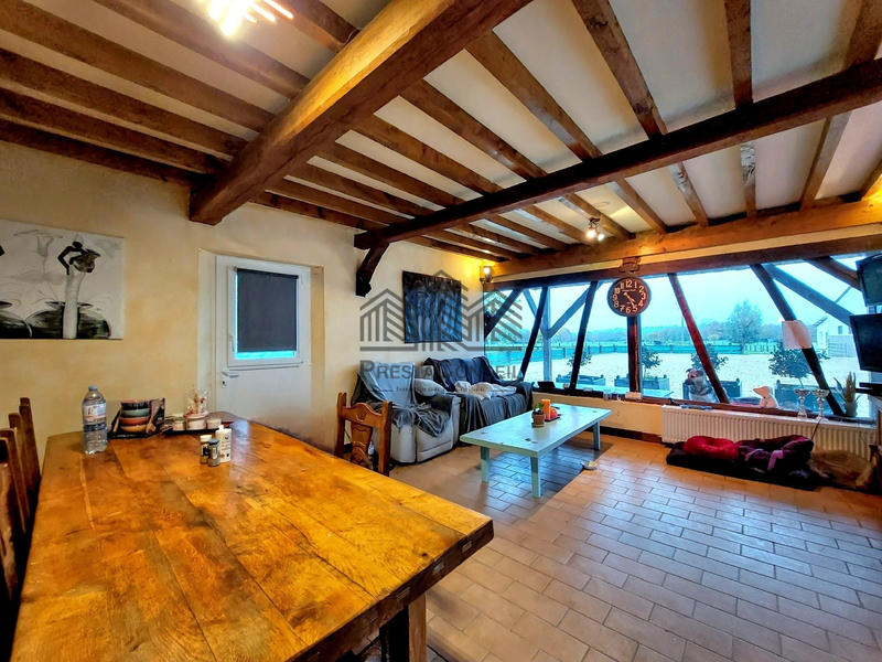 Propriété - 272 m² - 7 pièces