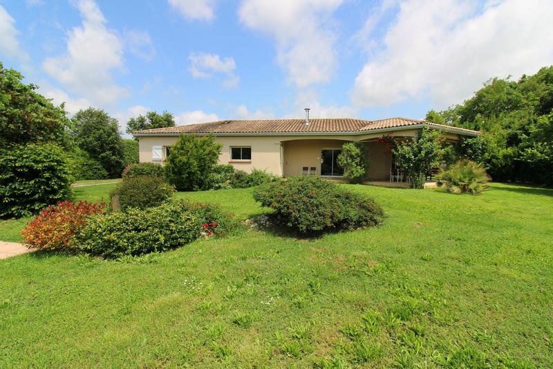 Maison - 242 m² - 7 pièces