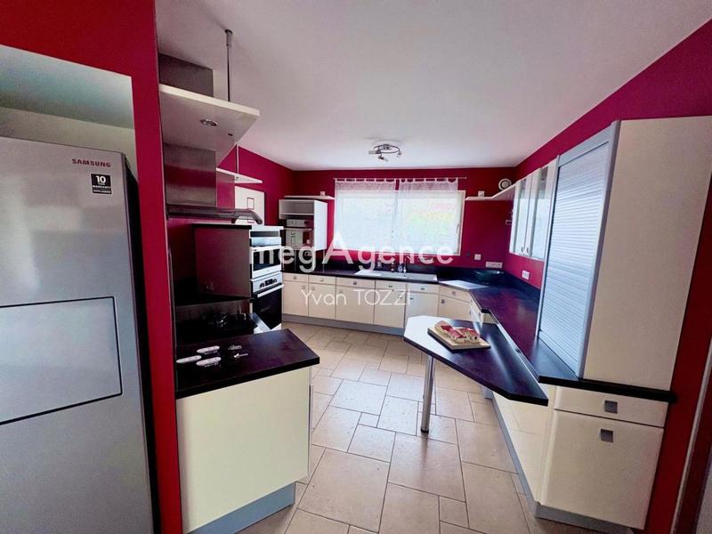 Maison - 330 m² - 10 pièces