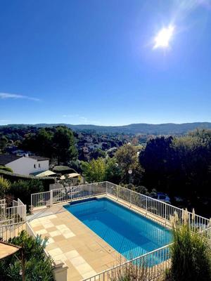 Villa - 162 m² - 8 pièces