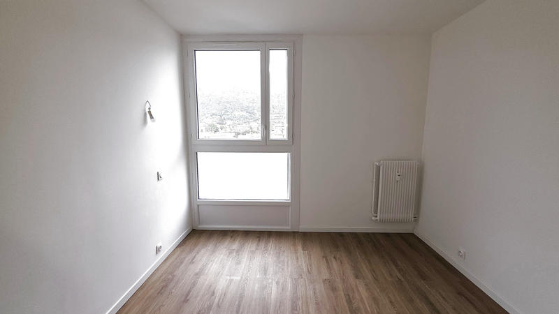 Appartement - 90 m² - 5 pièces