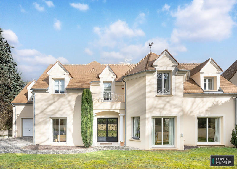 Maison contemporaine - 258 m² - 6 pièces