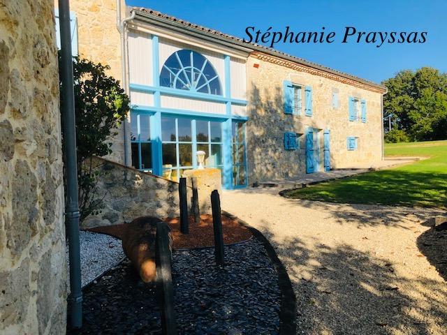 Maison - 300 m² - 8 pièces