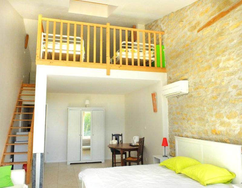 Maison en pierre - 284 m² - 8 pièces