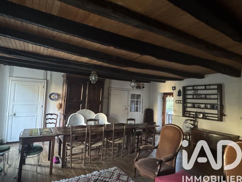 Maison - 210 m² - 10 pièces