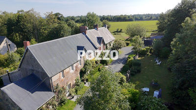 Maison - 400 m² - 13 pièces