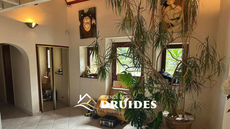 Maison - 235 m² - 8 pièces