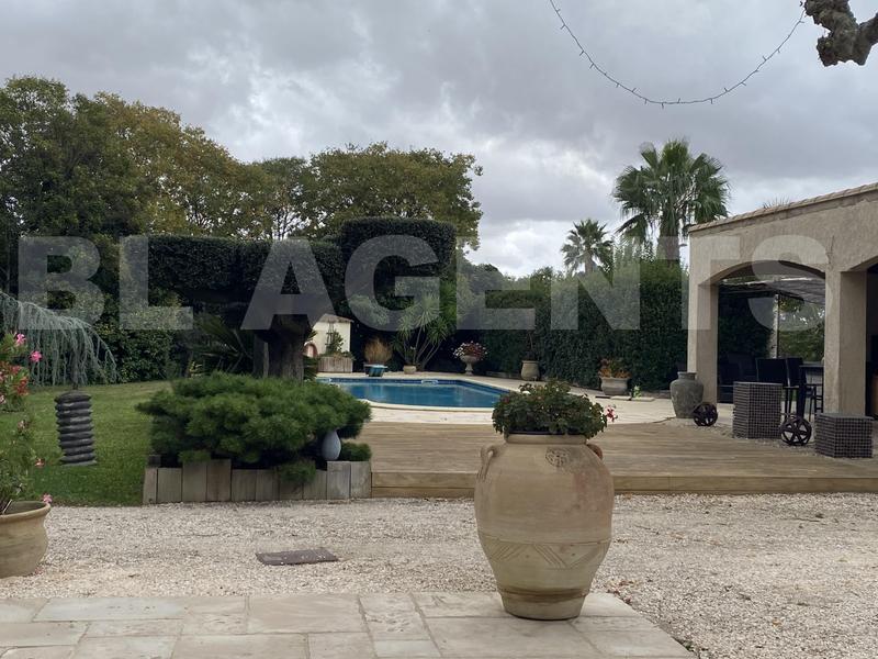 Maison de maîtres - 273 m² - 8 pièces