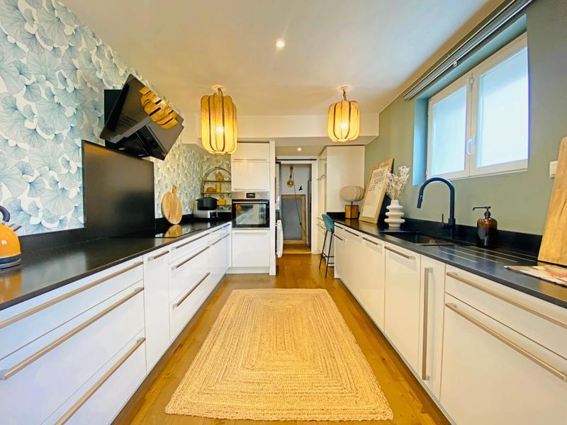 Maison - 210 m² - 6 pièces