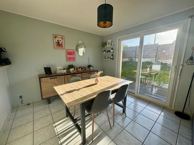 Maison - 92 m² - 5 pièces
