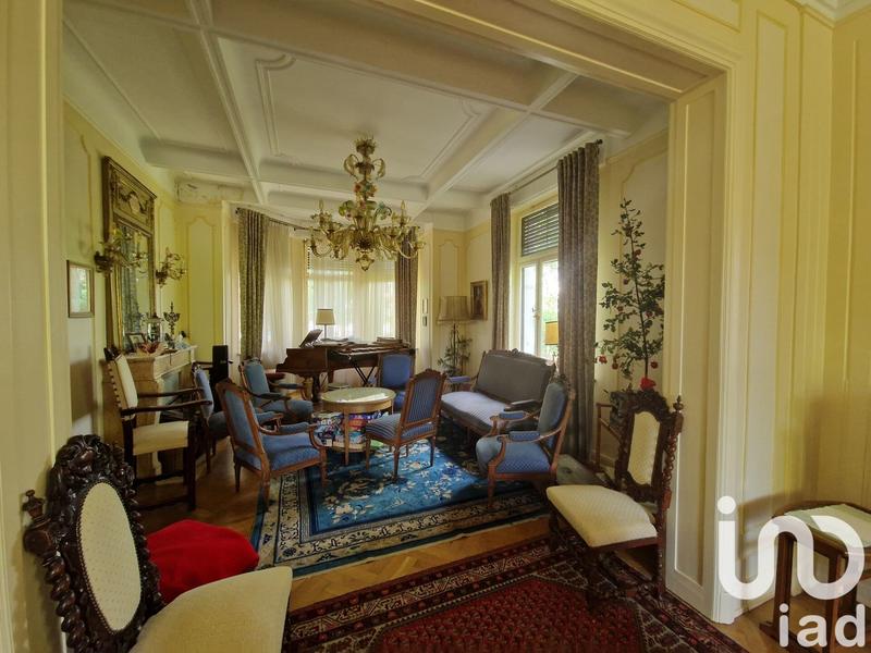 Maison - 315 m² - 20 pièces