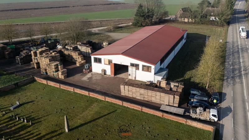 Entrepôt - 1 091 m²