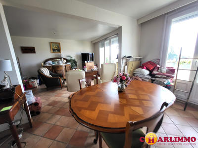 Appartement - 82 m² - 3 pièces