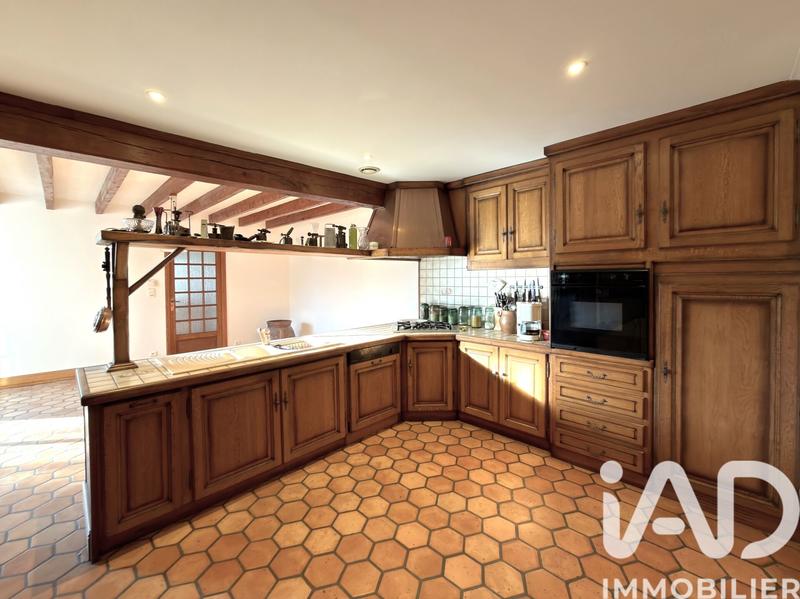 Maison - 200 m² - 7 pièces