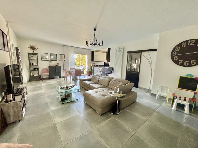 Maison - 205 m² - 5 pièces