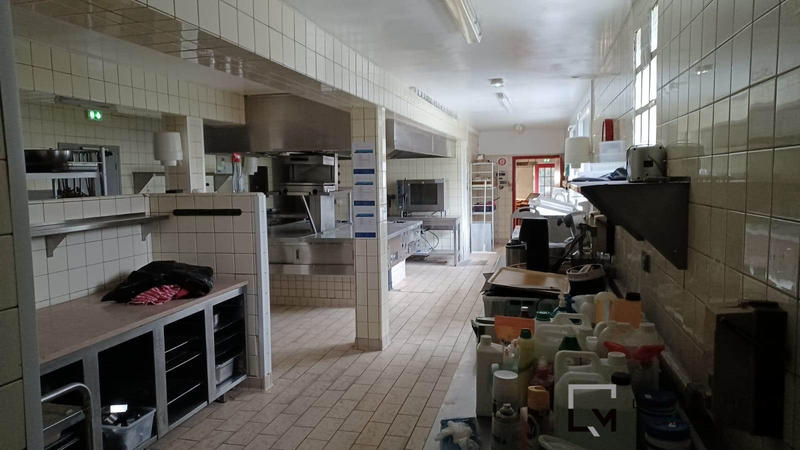 Fonds de commerce - 1 790 m²