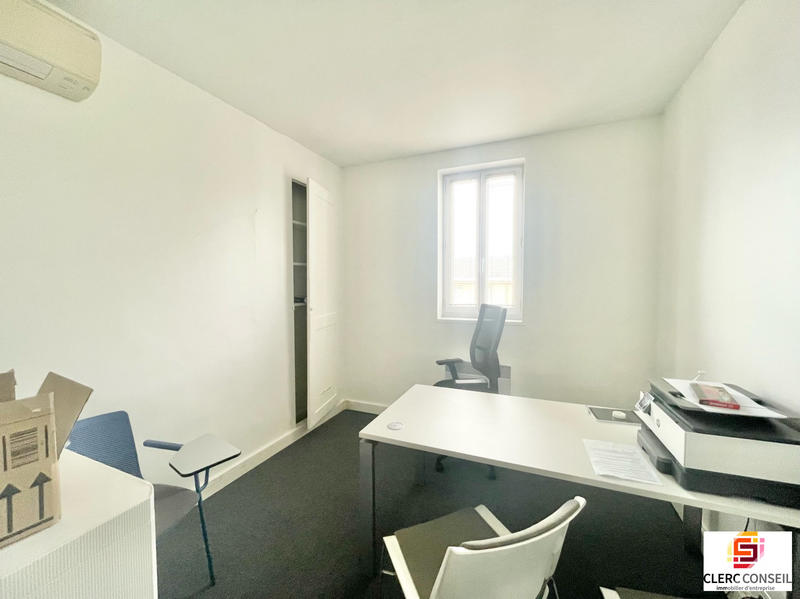 Bureau - 97 m²