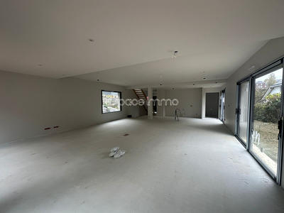 Maison - 200 m² - 6 pièces