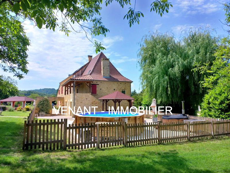 Villa - 457 m² - 16 pièces