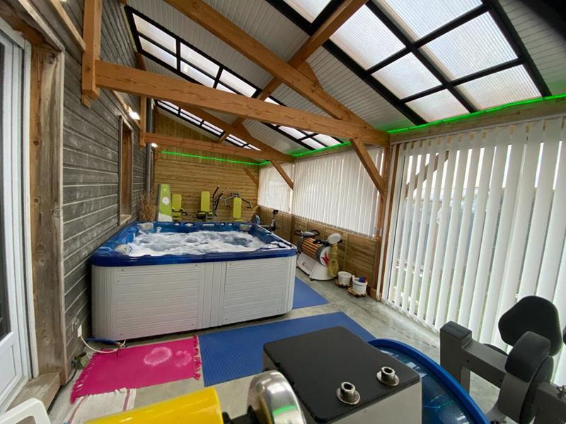 Propriété - 266 m² - 11 pièces