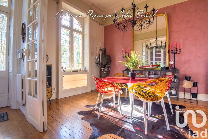 Maison - 225 m² - 10 pièces