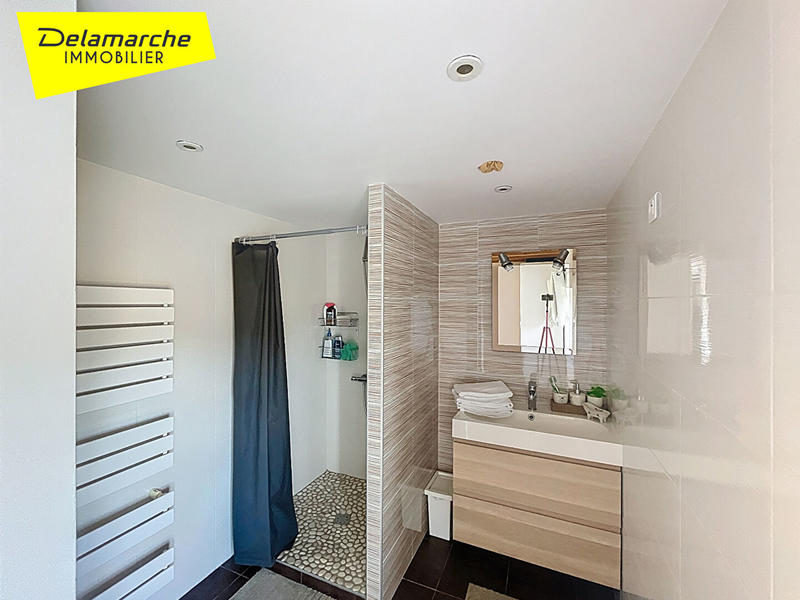 Maison - 233 m² - 7 pièces