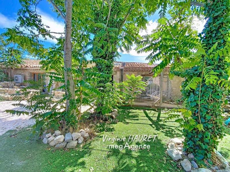 Maison en pierre - 343 m² - 9 pièces