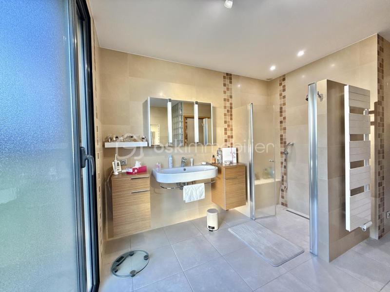 Villa - 365 m² - 9 pièces