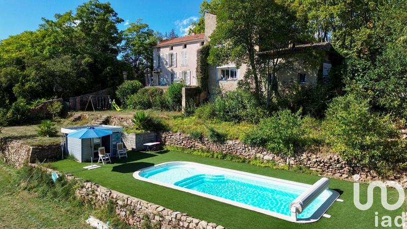 Maison - 736 m² - 15 pièces