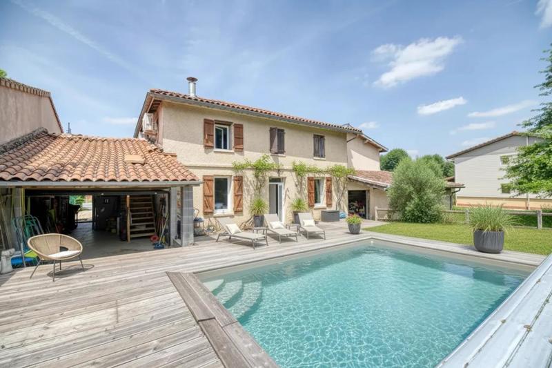 Maison - 140 m² - 5 pièces