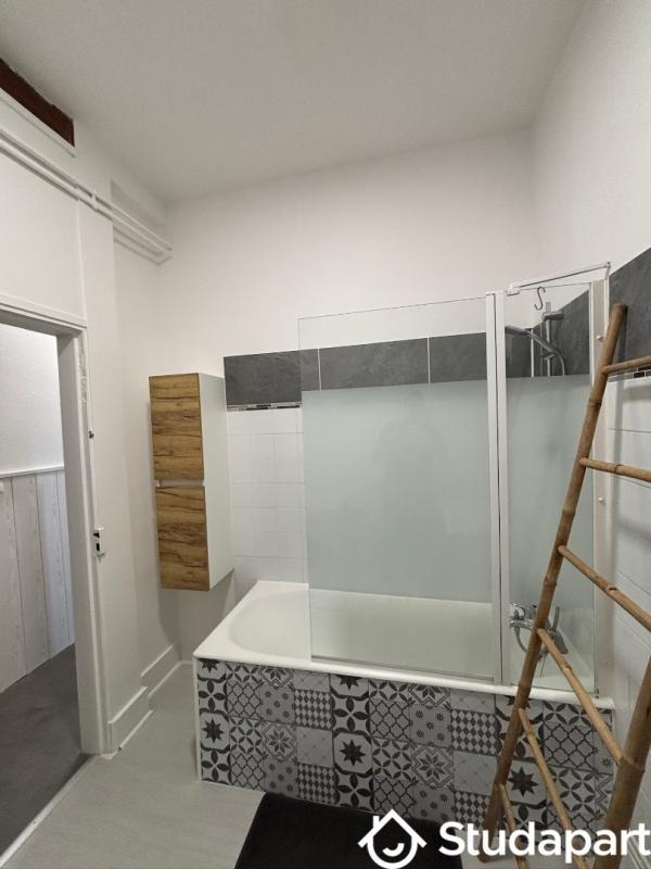 Chambre - 85 m² - 1 pièce