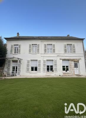 Maison - 229 m² - 11 pièces