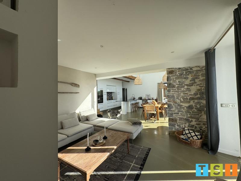 Maison - 183 m² - 6 pièces