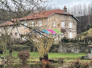 Maison - 280 m² - 9 pièces