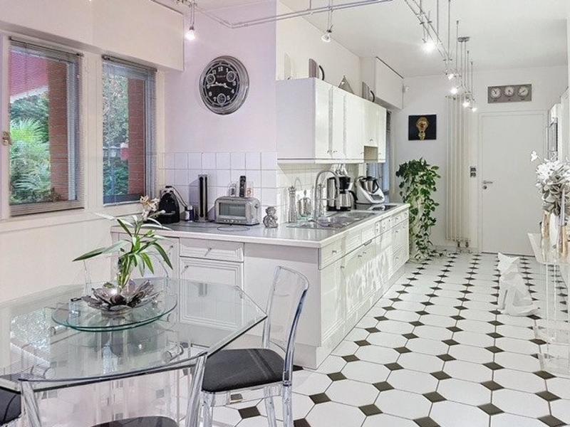 Maison - 242 m² - 7 pièces