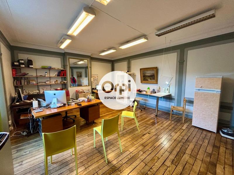 Appartement - 208 m² - 6 pièces