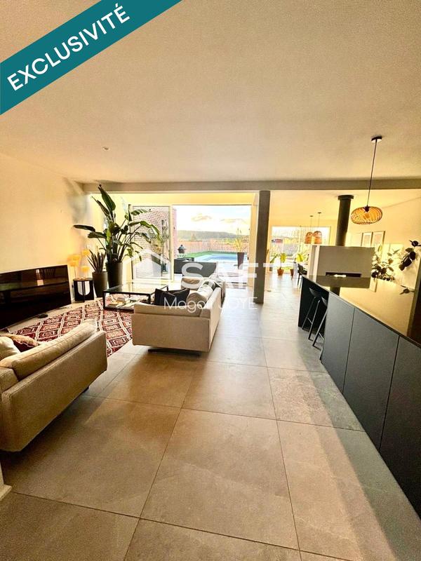 Maison - 235 m² - 7 pièces