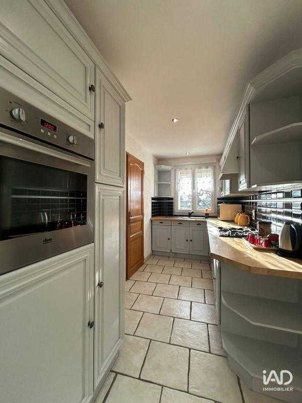 Maison - 250 m² - 6 pièces