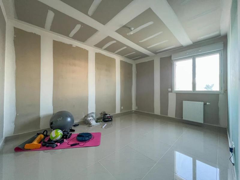 Maison - 110 m² - 8 pièces