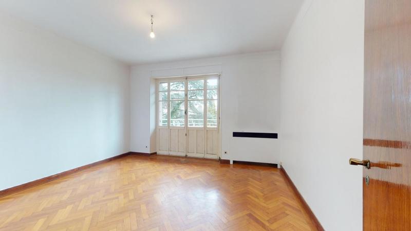Propriété - 180 m² - 7 pièces
