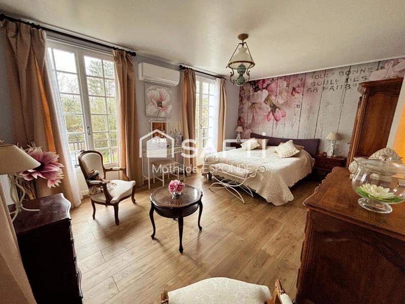 Maison - 205 m² - 6 pièces