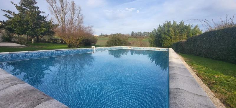 Maison - 410 m² - 11 pièces