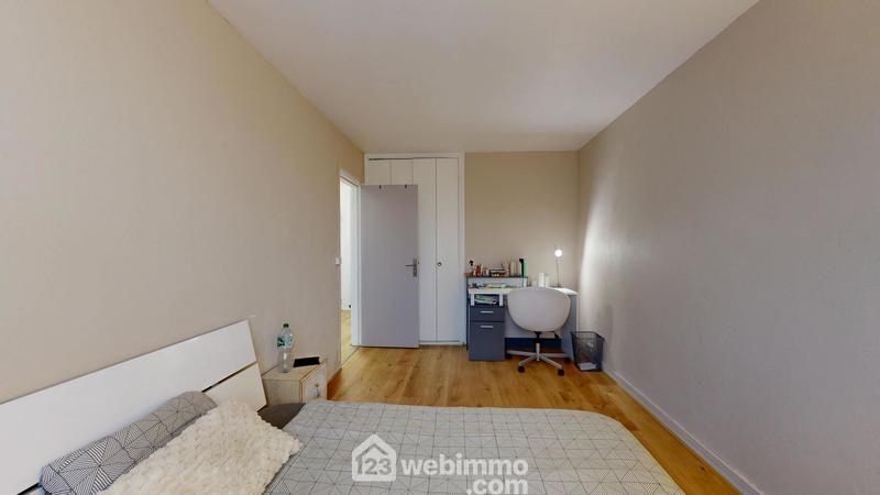 Appartement - 80 m² - 4 pièces