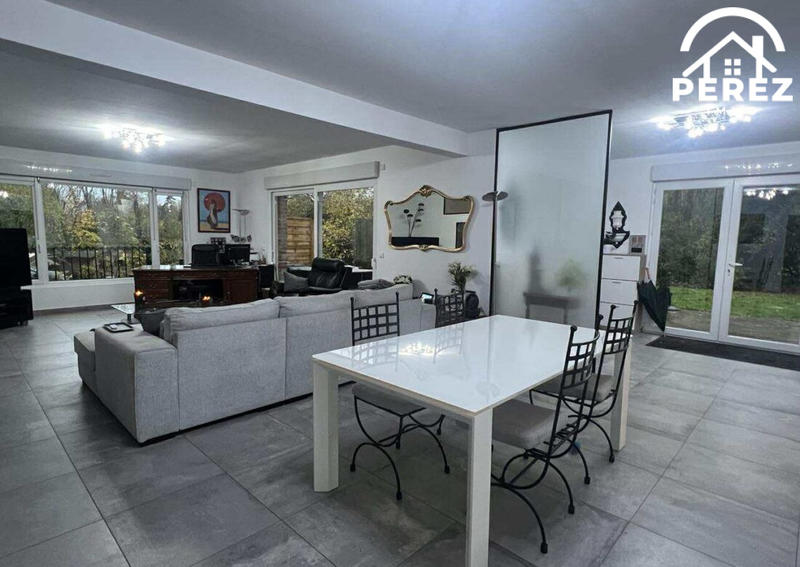 Villa - 242 m² - 7 pièces