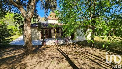 Maison - 140 m² - 5 pièces