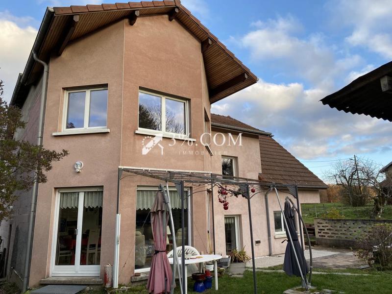 Maison - 211 m² - 6 pièces